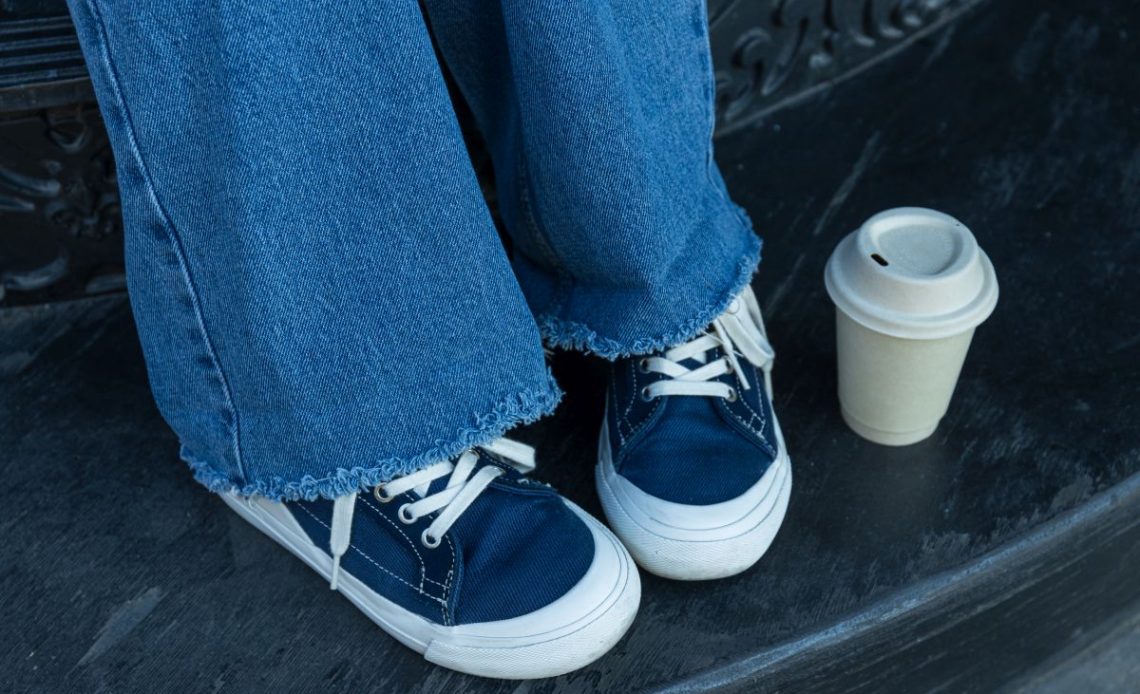 Buty do szerokich spodni jeansowych