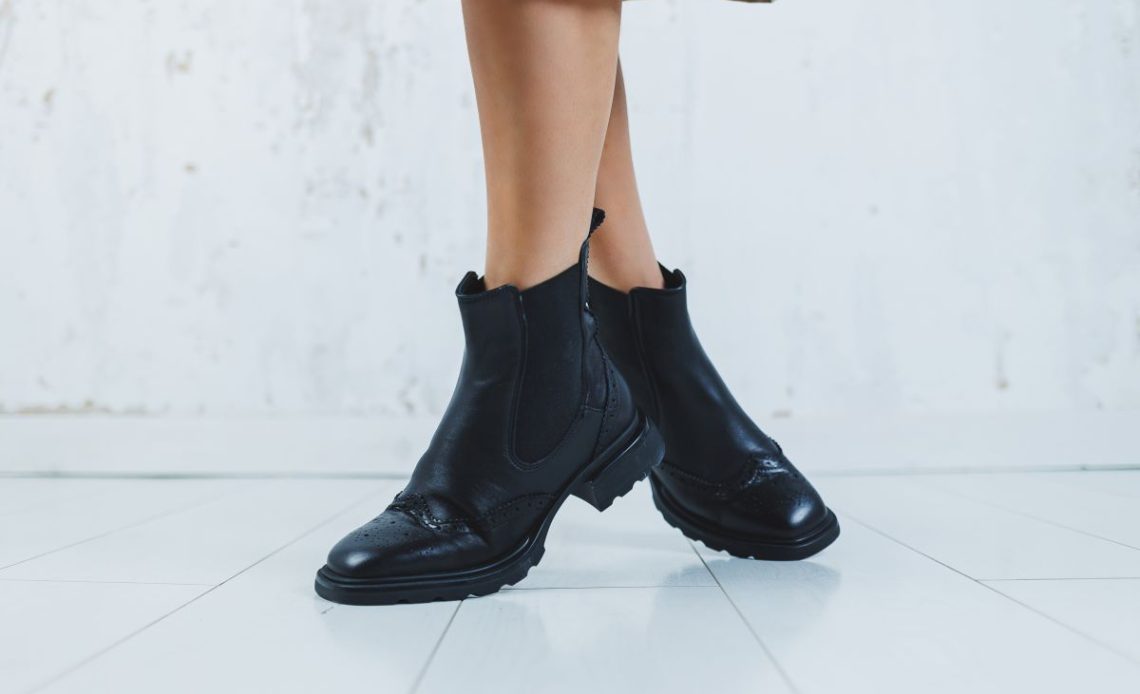 Buty z elastyczną cholewką