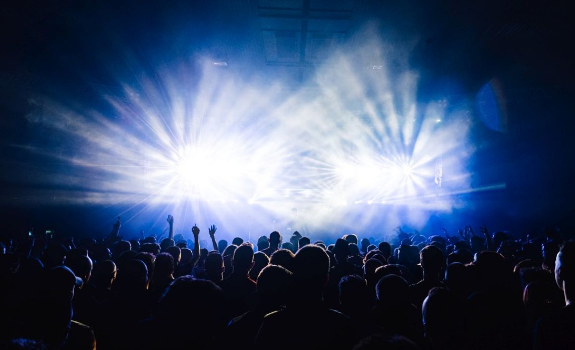 ubiór na koncert bad bunny